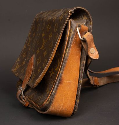LOUIS VUITTON
Cartridge bag in monogram canvas...