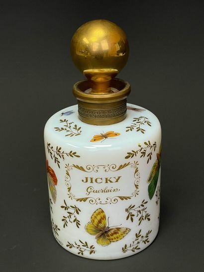 GUERLAIN 
Flacon cylindrique en opaline,...