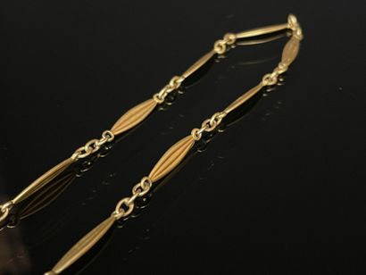 Watch chain in 750°/ 00 gold, shuttle link.
Vermeil...