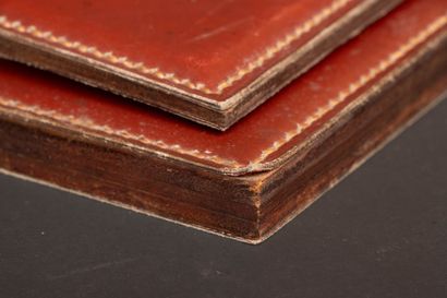 HERMÈS Paris. 
Notepad in burgundy box and...