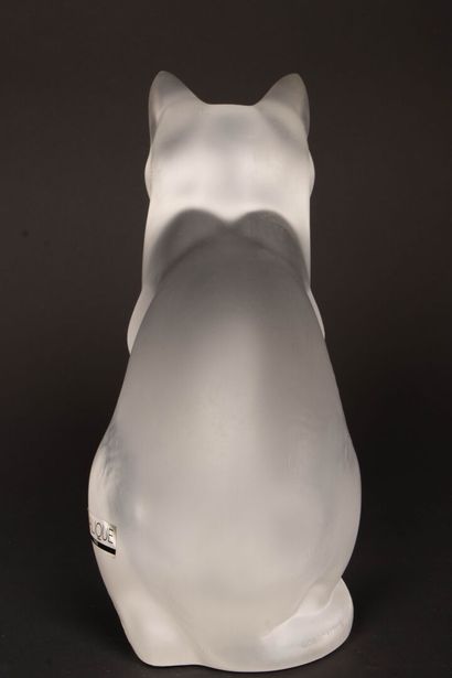 LALIQUE France.
Chat assis 
Sculpture en...