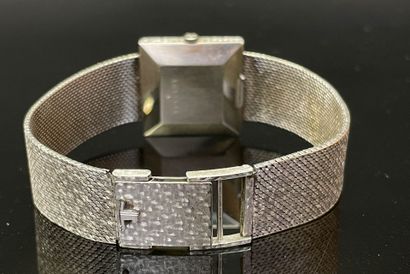 JAEGER LECOULTRE About 1950
Bracelet watch...