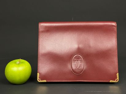 CARTIER Hand clutch bag in burgundy leather
18...