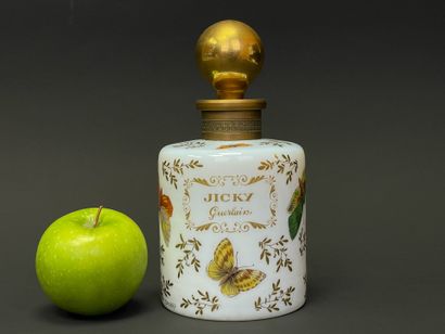 GUERLAIN 
Flacon cylindrique en opaline,...