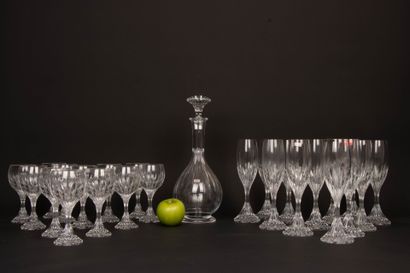BACCARAT Masséna model. 
49 pieces
-Carafe....