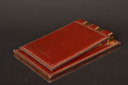 HERMÈS Paris. 
Notepad in burgundy box and...