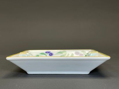 HERMÈS Paris. 
Toucan model - Porcelain ashtray....