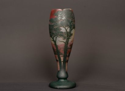 Camille TRUTIE de VARREUX dit DEVEZ (1872-1942)
Vase...