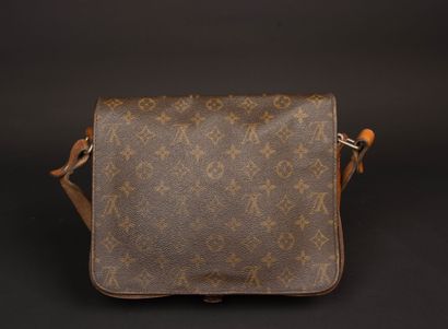 LOUIS VUITTON
Cartridge bag in monogram canvas...