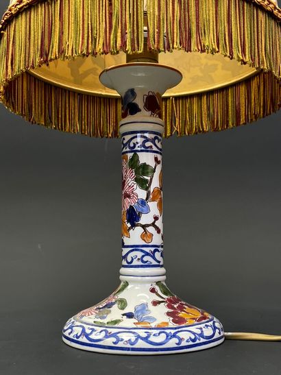 GIEN. 
Bougeoir monté en lampe, modèle Pivoine
H....