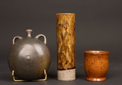 Gourde, verre et vase en grès de Puisaye...