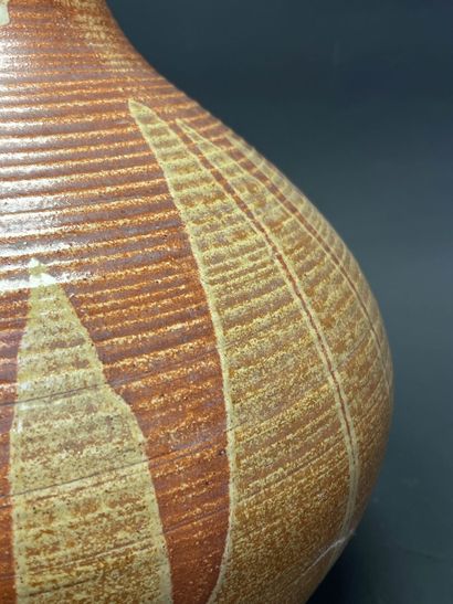 ACCOLAY, Daniel Auger.
Lampe en céramqiue...