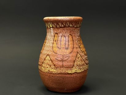 ACCOLAY
Vase en grès à décor stylisé. Signé
H:...