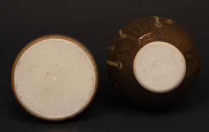 Jean CACHELEUX - Né en 1943. 
Deux vases...