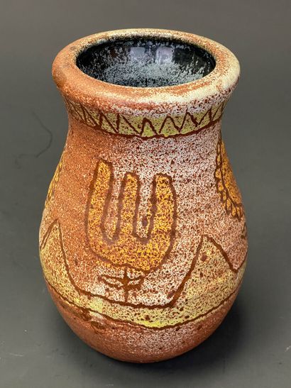 ACCOLAY
Vase en grès à décor stylisé. Signé
H:...