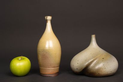 * Deux vases soliflore en grès de Puisaye.
H....
