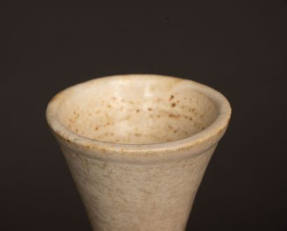 Jacques LACHENY (né en 1937). 
Trois vases...