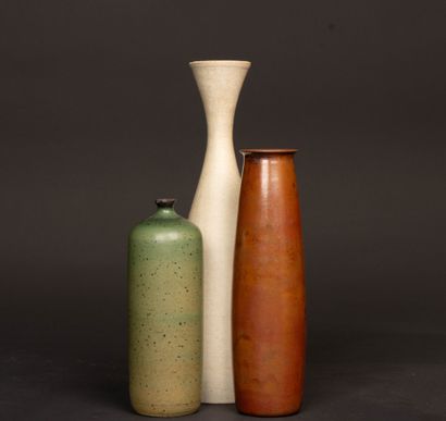 Jacques LACHENY (né en 1937). 
Trois vases...