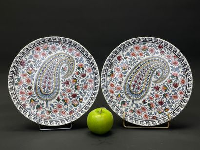 GIEN. 
Deux plats rond, modèle Cachemire.
D....