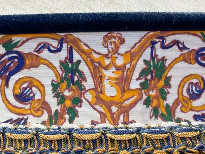 GIEN
Vase monté en lampe, modèle Renaissance...
