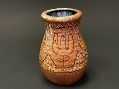 ACCOLAY
Vase en grès à décor stylisé. Signé
H:...