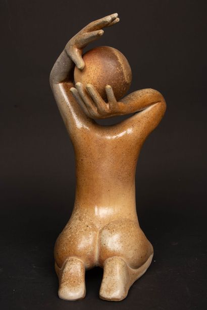 Charles henri GUIEBA 
Sculpture en grès....