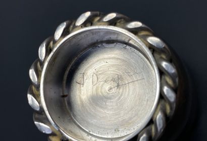 JEAN DESPRÉS (1889-1980) 
Timbale en métal...