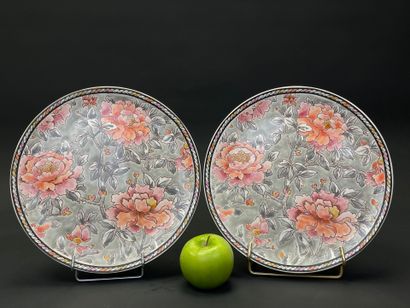GIEN modèle Dahlias Roses. 
Deux plats 
D....