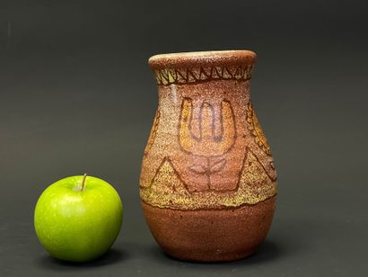 ACCOLAY
Vase en grès à décor stylisé. Signé
H:...