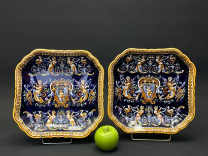 GIEN. 
Deux plats creux, modèle Renaissance...