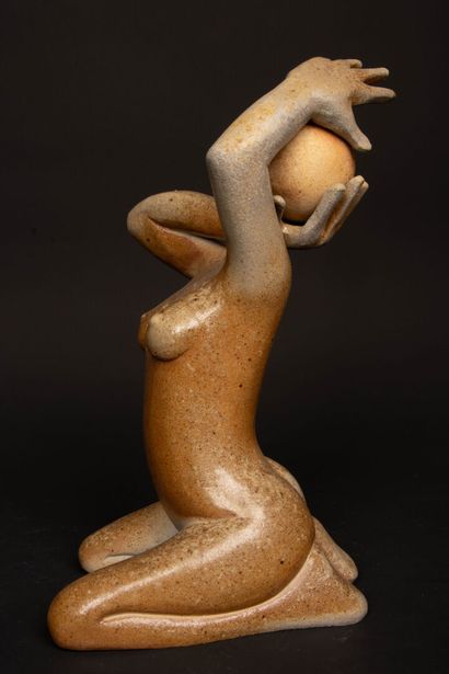 Charles henri GUIEBA 
Sculpture en grès....