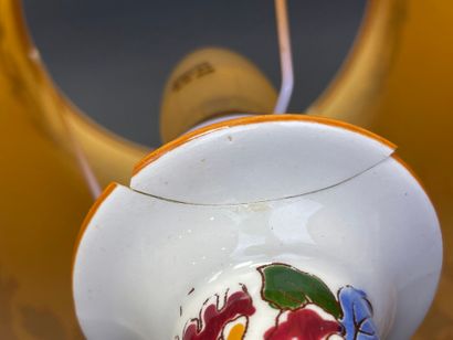 GIEN. 
Bougeoir monté en lampe, modèle Pivoine
H....