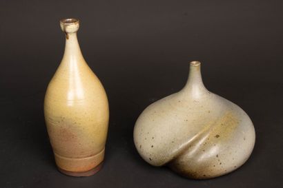 * Deux vases soliflore en grès de Puisaye.
H....