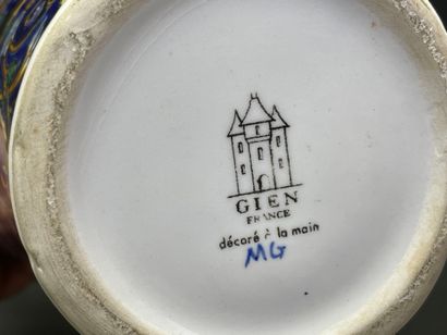 GIEN
Vase à deux anses, modèle Renaissance...