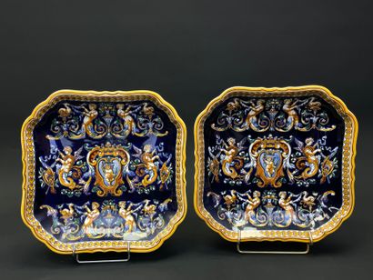 GIEN. 
Deux plats creux, modèle Renaissance...