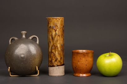 Gourde, verre et vase en grès de Puisaye...