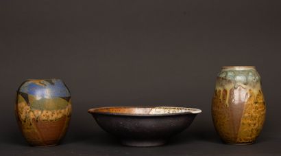 Jean CACHELEUX - Né en 1943. 
Deux vases...