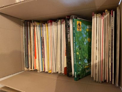 Cinq cartons de disques
(4 de 33 tours et...