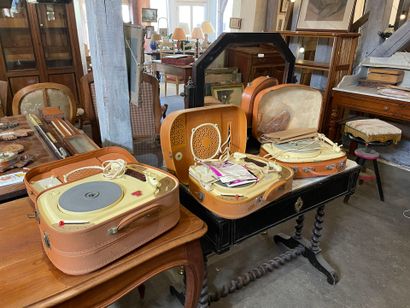 Trois tourne-disques : Deux TEPPAZ et 1 ...