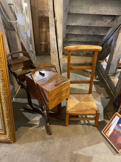 Travailleuse et prie Dieu paillé