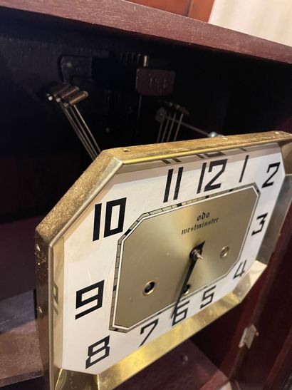 Carillon Odo Westminster, huit marteaux
et...