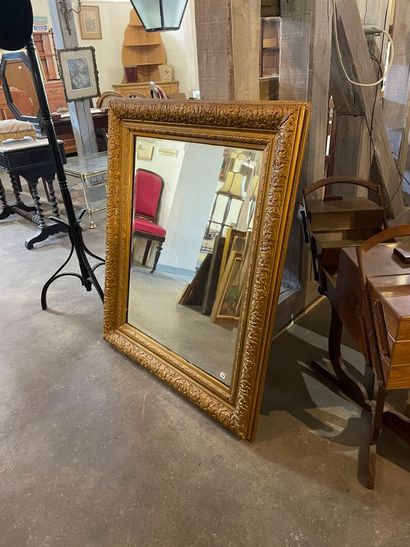 Miroir patine mordorée
107x91cm