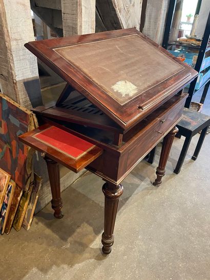 Table à la Tronchin en acajou et placage...