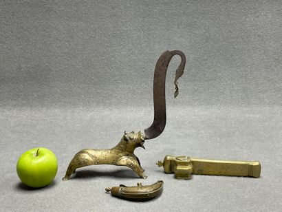 Orient: Encrier de voyage, poire à poudre...