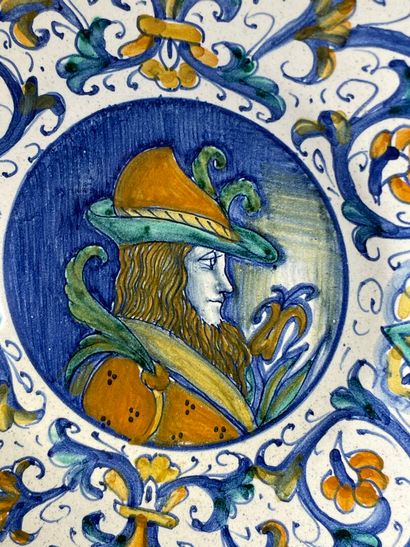 NICOLINI à DERUTA: Paire d'assiettes en faience...
