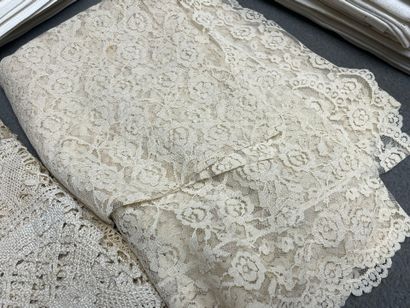 Lot de nappes, serviettes et linge diver...