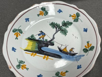 Lot de six assiettes en faïence de Nevers...