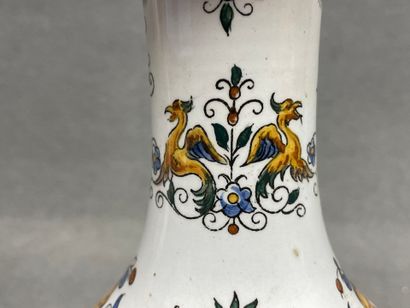 GIEN Paire de lampes à pétrole en faience,...