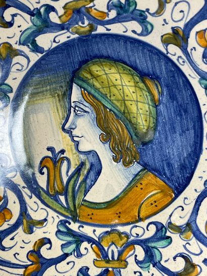 NICOLINI à DERUTA: Paire d'assiettes en faience...