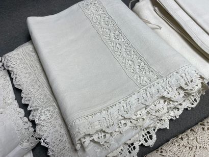 Lot de nappes, serviettes et linge diver...